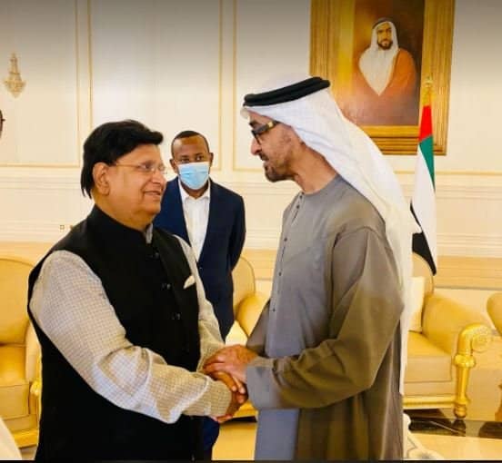 Momen pays homage to late UAE president in Abu Dhabi