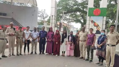 Photo of Teen gang-raped in India handed over to Bangladesh