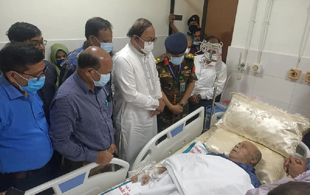 Chopper carries ailing AL leader Qamrul to Dhaka