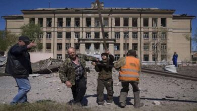 Photo of 60 feared dead as Russian bomb hits school in eastern Ukraine
