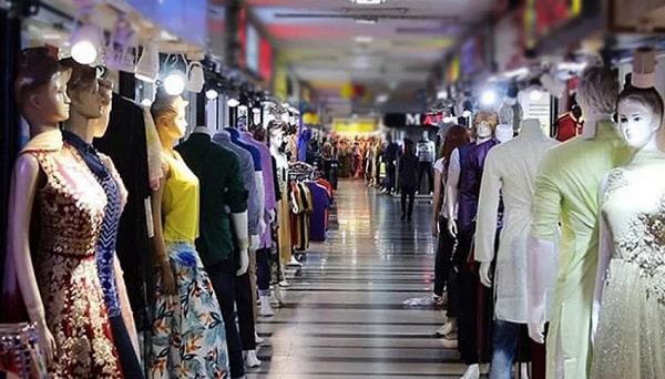 Govt decides to shut shops, markets after 8pm