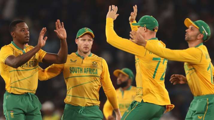 South Africa thrash India to win the 2nd T20 in Cuttack by 4 wickets