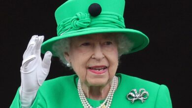 Photo of Britain’s Queen Elizabeth II becomes world’s second-longest reigning monarch