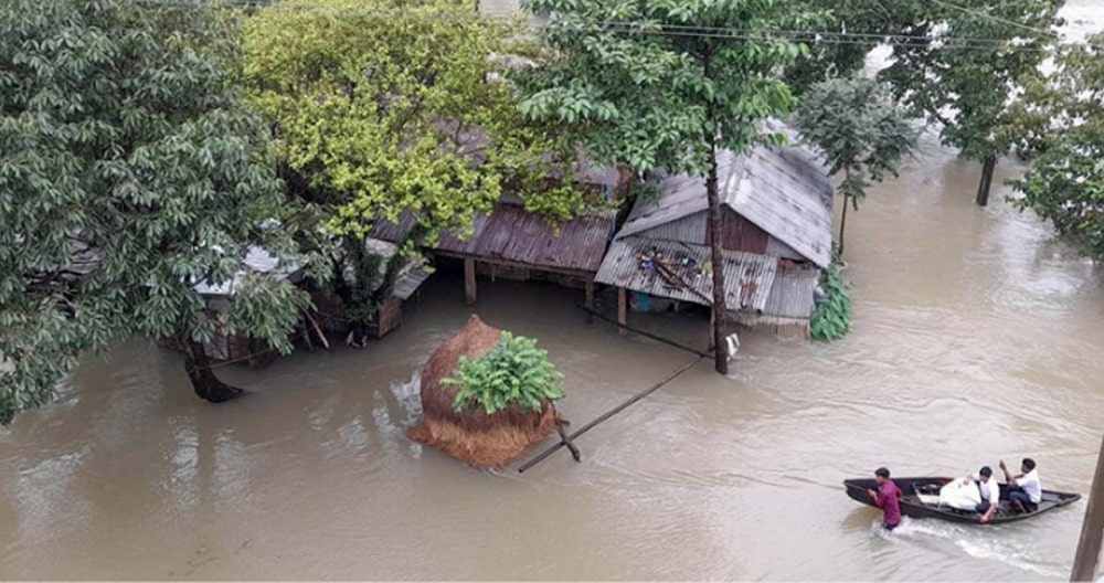 More people get stranded due to worsening flood