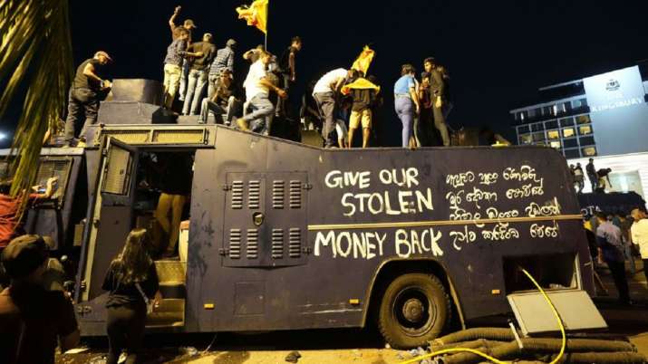 Sri Lanka crisis: Protesters find millions of rupees from Gotabaya Rajapaksa's house