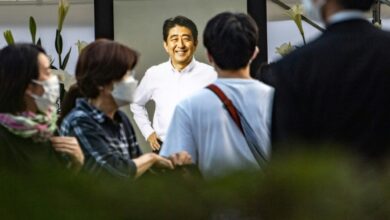 Photo of Abe murder spotlights Unification Church controversy in Japan