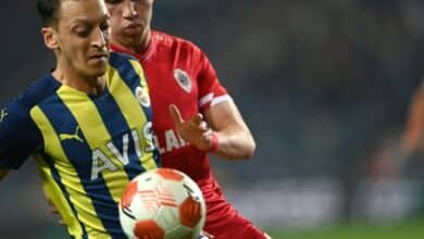 Photo of Ozil joins 2020 Turkish champions Basaksehir