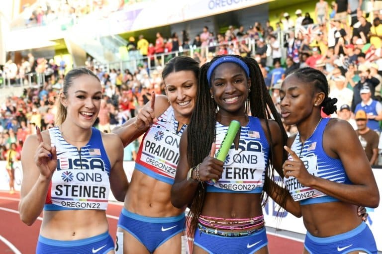 USA win women's world 4x100m relay gold