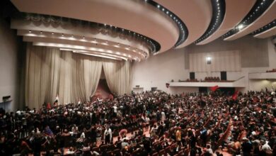 Photo of Pro-Sadr protesters vow to remain inside Iraq parliament