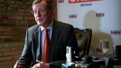 Photo of Northern Irish Nobel laureate Trimble dies