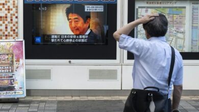 Photo of Japan mourns as body of assassinated ex-PM Abe arrives in Tokyo