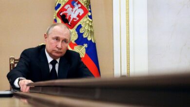 Photo of Putin orders Russians to fight on after key Ukraine city falls