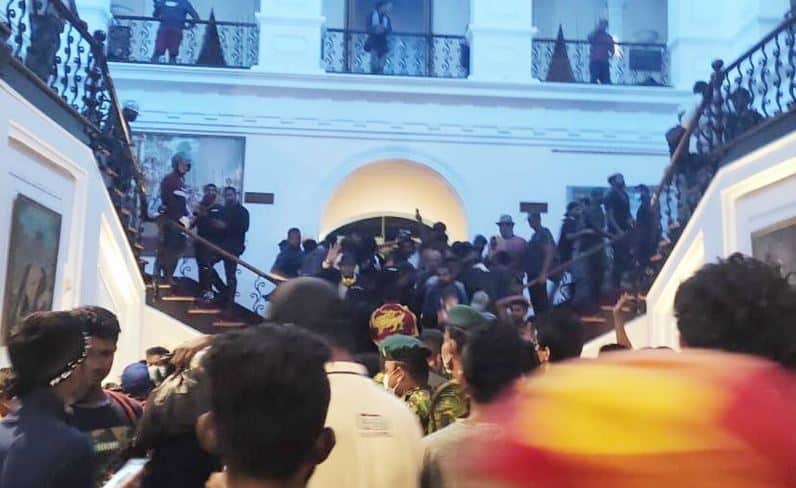 Lankan president flees as protesters storm his residence, Several injured
