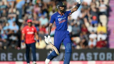 Photo of Pandya stars as India beat England in T20 opener