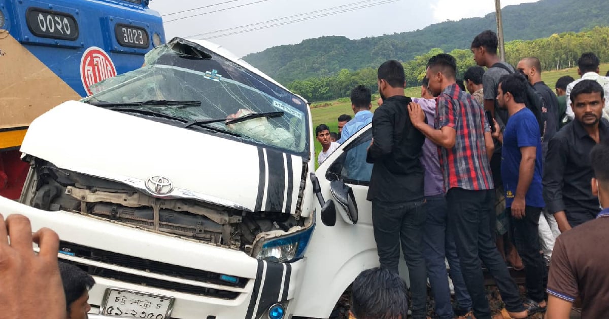11 killed after train hits microbus in Chattogram