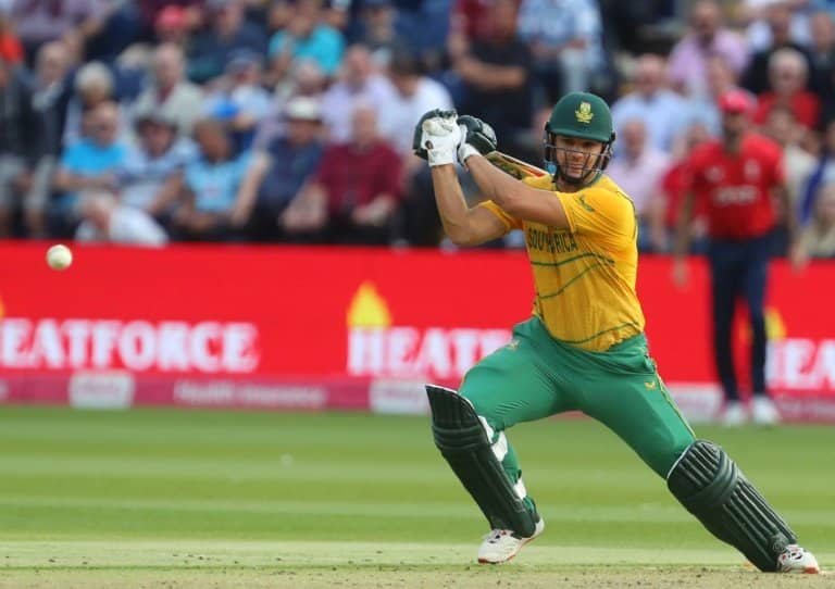 Rossouw and Shamsi star as South Africa level T20 series against England