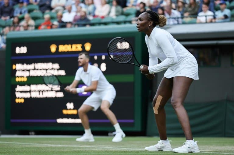 'He played hard to get': Venus in winning return with Murray