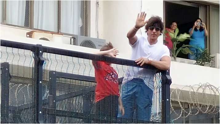 Shah Rukh Khan and AbRam greet fans at Mannat on Eid-ul-Adha 2022, pics go viral