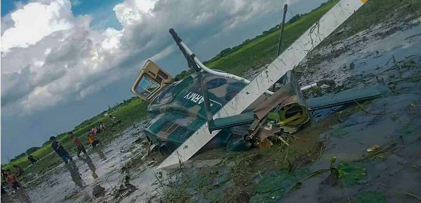 Army helicopter makes crash-landing in Keraniganj
