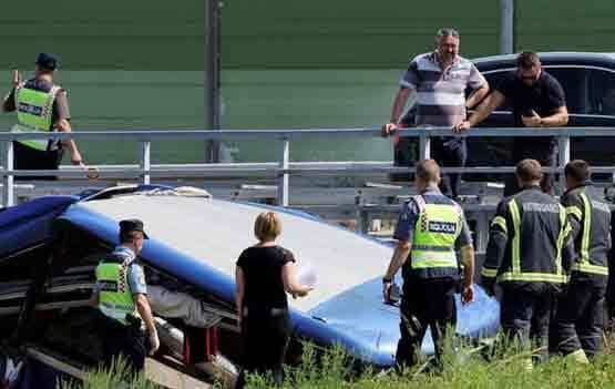 Croatia bus crash: 12 Polish pilgrims killed and 32 injured