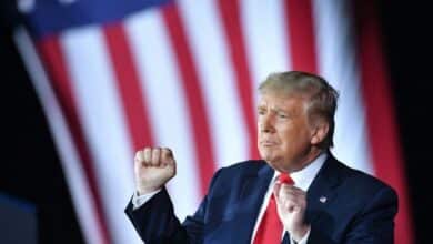 Photo of FBI raid on Trump’s home ignites political firestorm