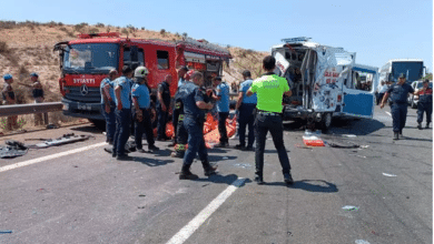 Photo of Bus crashes into ambulance and fire engine in Turkey , at least 16 dead