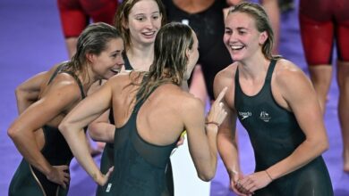Photo of Australia break women’s 4x200m freestyle relay world record