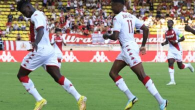 Photo of Goalkeeping howler gifts 10-man Monaco draw against Rennes