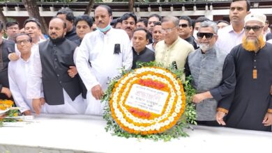 Photo of Hasan Mahmud pays homage to Bangabandhu at Tungipara