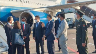 Photo of Chinese FM Wang Yi arrives in Dhaka
