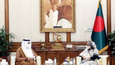 Photo of PM offers land to Qatar in economic zones