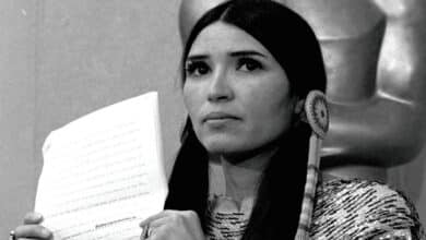 Photo of Film academy apologizes to Littlefeather for 1973 Oscars