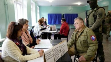 Photo of Kremlin proxies to close polls in ‘sham’ Ukraine annexation votes