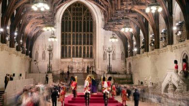 Photo of Goodbye to the queen: bows, curtsies, even a wave