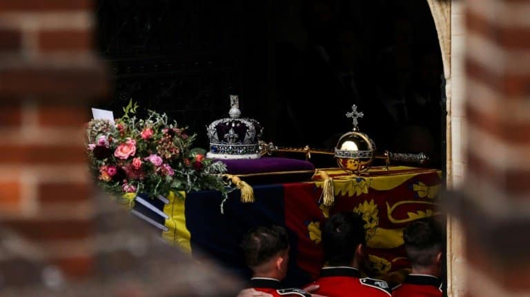A final goodbye at the queen's beloved home