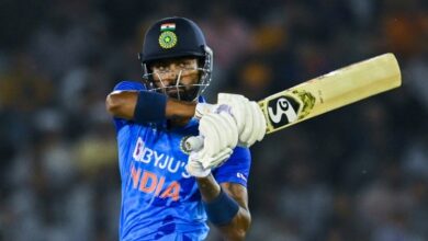 Photo of Pandya powers India to 208-6 against Australia in first T20