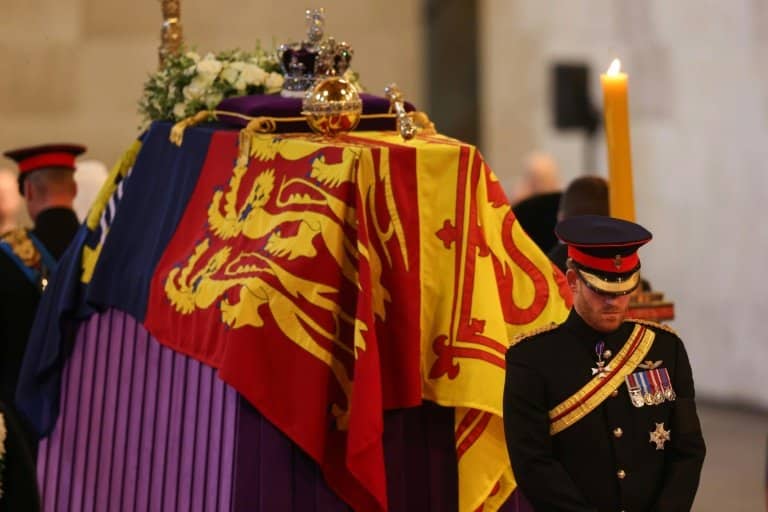 Queen Elizabeth's grandchildren mount vigil around coffin