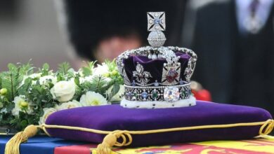 Photo of Imperial State Crown placed on Queen Elizabeth II’s coffin
