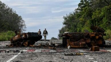 Photo of Russia ‘regroups’ troops in east as Ukraine advances