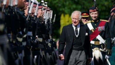 Photo of King Charles leads queen’s coffin procession in Scotland