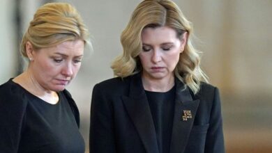 Photo of Ukraine’s First Lady views queen’s coffin, meets Princess of Wales