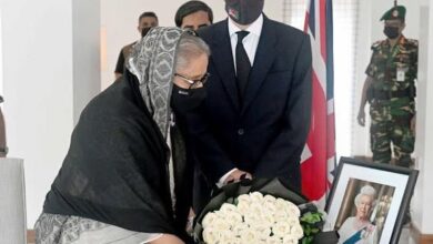 Photo of PM pays homage to Queen Elizabeth II, signs condolence book