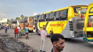 Photo of 3km tailback at Daulatdia
