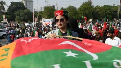Photo of Ex Pakistan PM Imran Khan begins ‘long march’ for early election