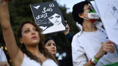 Photo of Iran schoolgirls lead protests over Mahsa Amini death