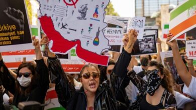 Photo of Hundreds protest in Turkey in support of Iranian women