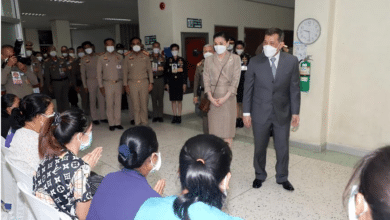 Photo of Thai king visits hospital after nursery massacre