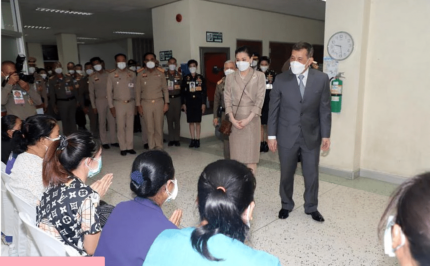 Thai king visits hospital after nursery massacre