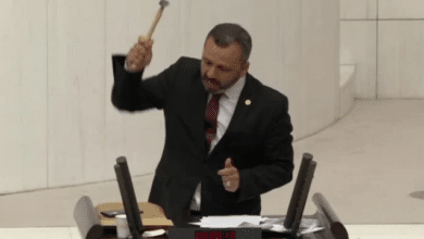 Photo of WATCH: Turkish lawmaker hammers smartphone in parliament