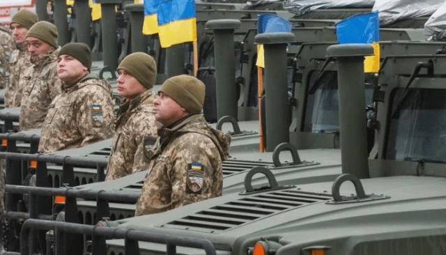 Ukraine calls on Russia troops to lay down arms